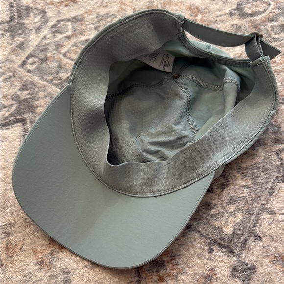 Lululemon running hat - Picture 3 of 3